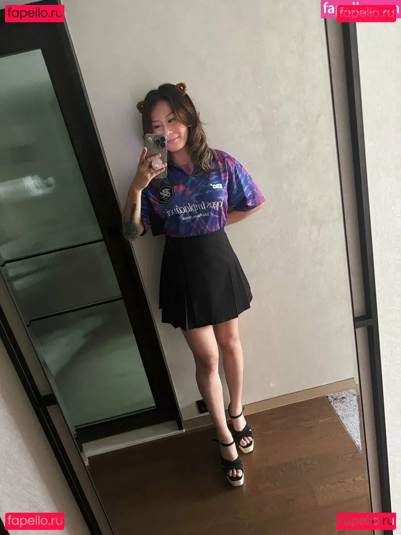 Yinsu Collins Onlyfans Photo Gallery 