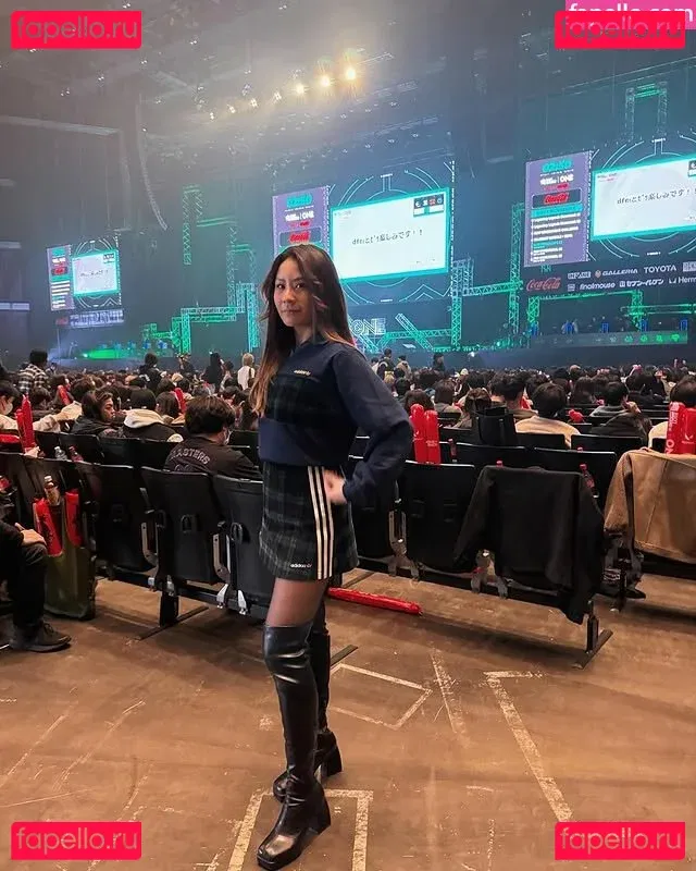 Yinsu Collins Onlyfans Photo Gallery 