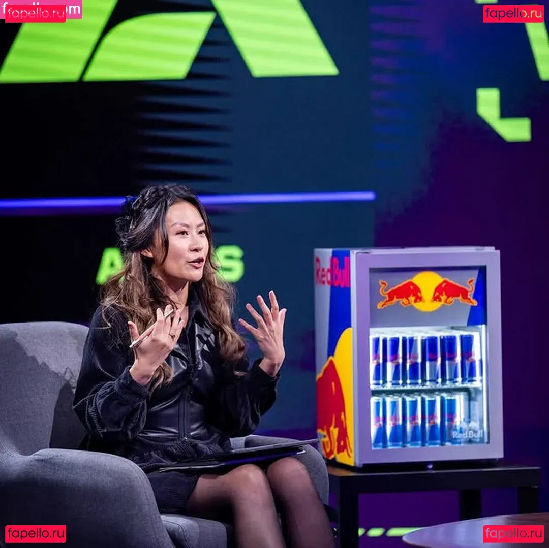 Yinsu Collins Onlyfans Photo Gallery 