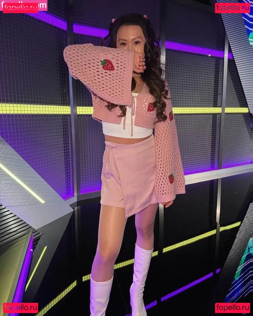 Yinsu Collins Onlyfans Photo Gallery 