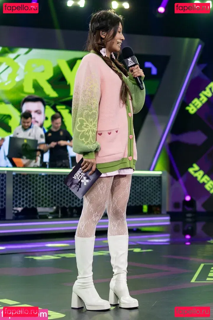 Yinsu Collins Onlyfans Photo Gallery 