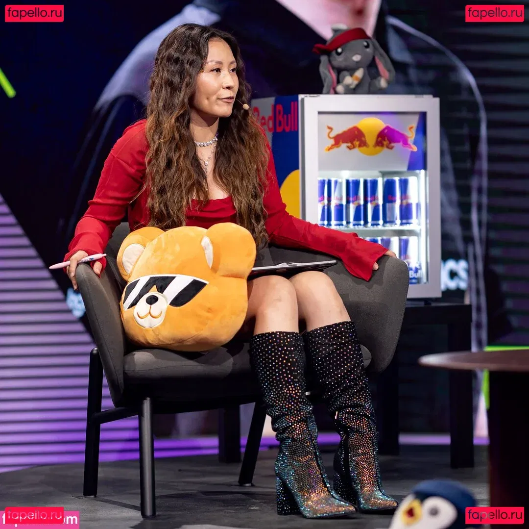 Yinsu Collins Onlyfans Photo Gallery 