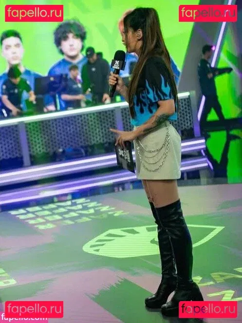 Yinsu Collins Onlyfans Photo Gallery 