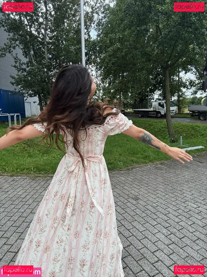 Yinsu Collins Onlyfans Photo Gallery 