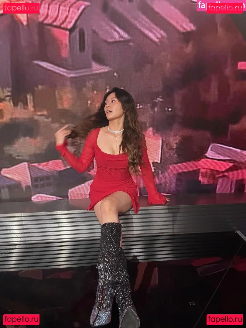 Yinsu Collins Onlyfans Photo Gallery 