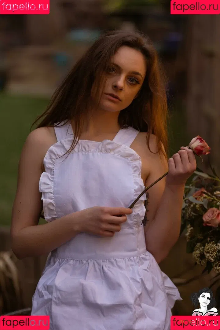Sophiestonem Onlyfans Photo Gallery 