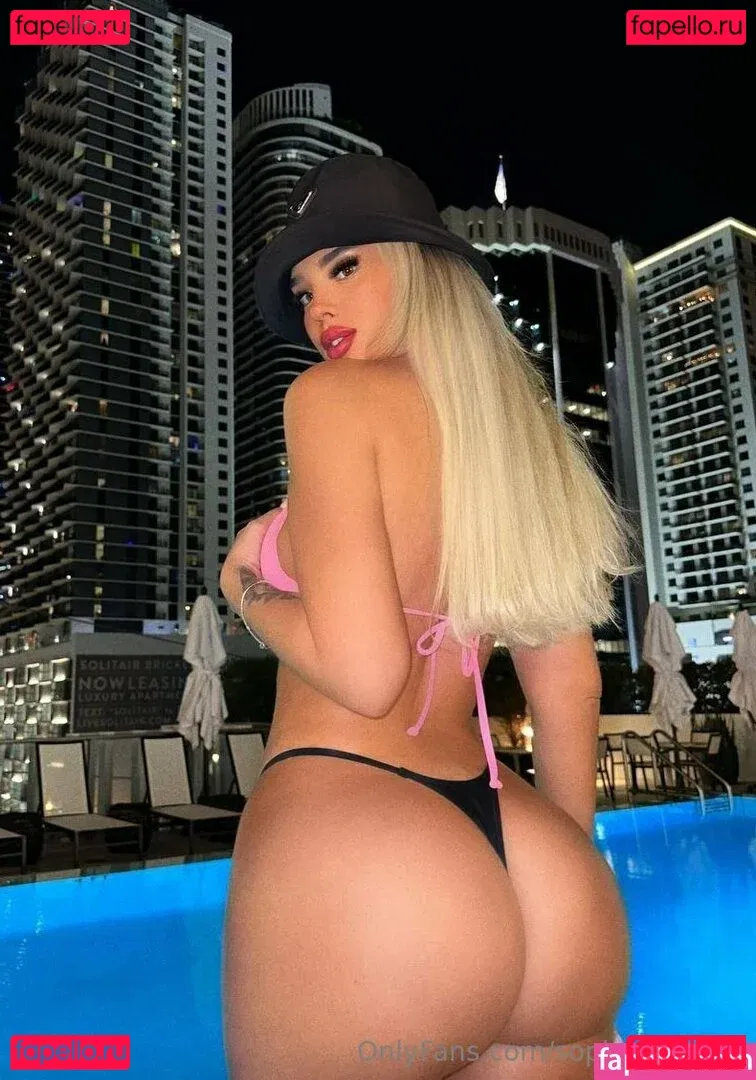 Sophiestonem Onlyfans Photo Gallery 
