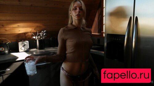 Caroline Zalog Nude Onlyfans Photo 15