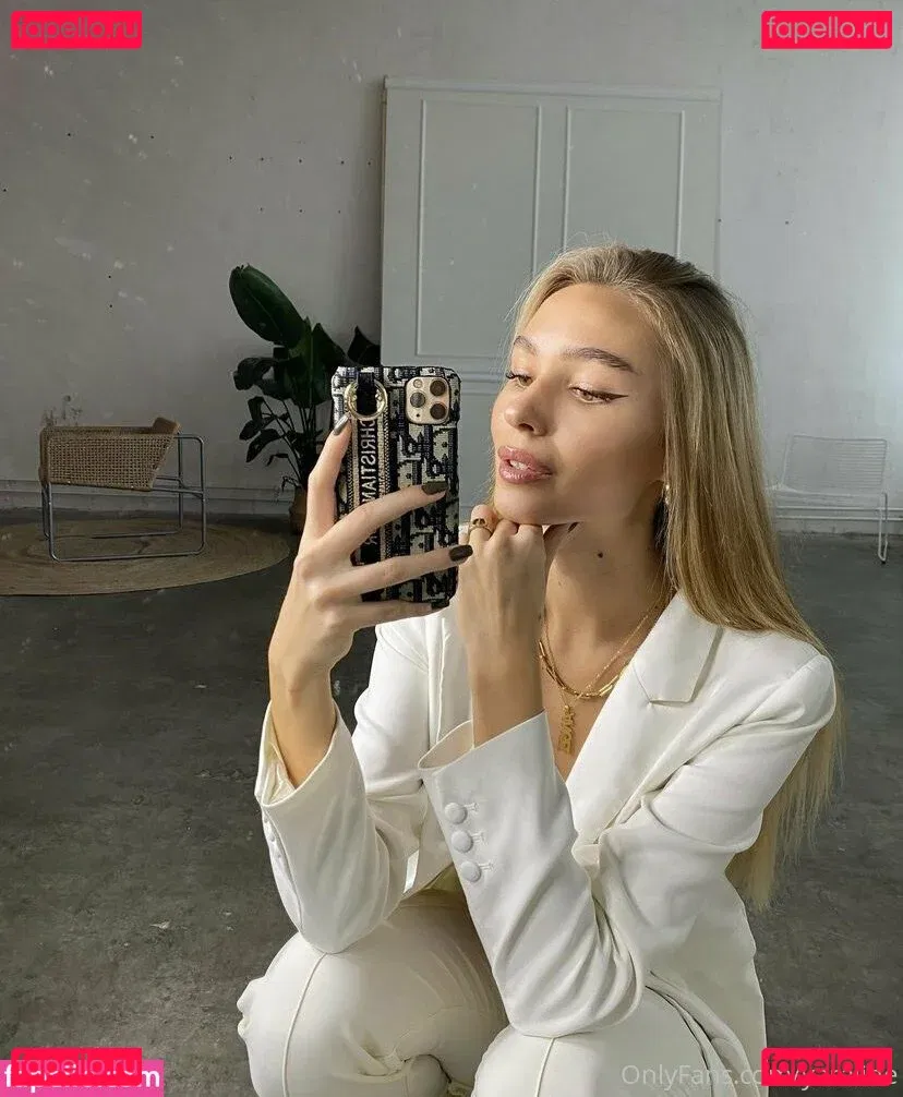 yaraline Onlyfans Photo Gallery 