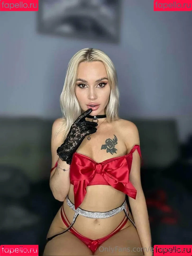 monikastray Onlyfans Photo Gallery 