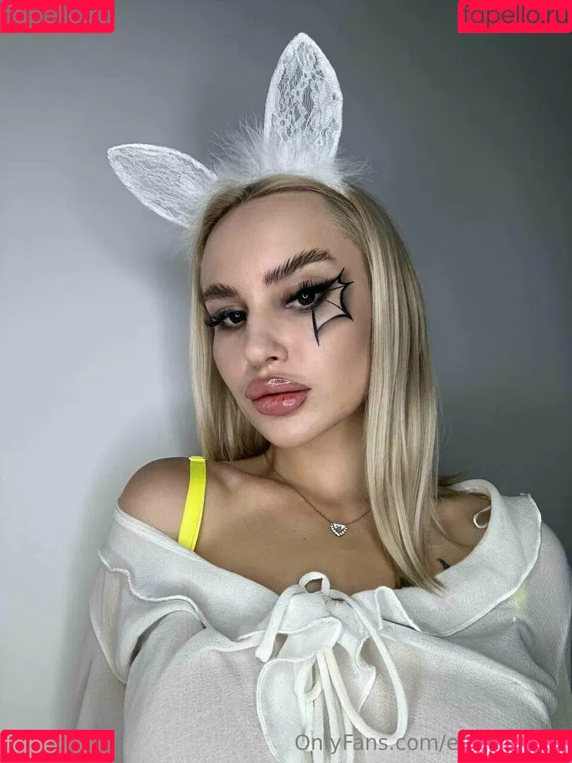 monikastray Onlyfans Photo Gallery 