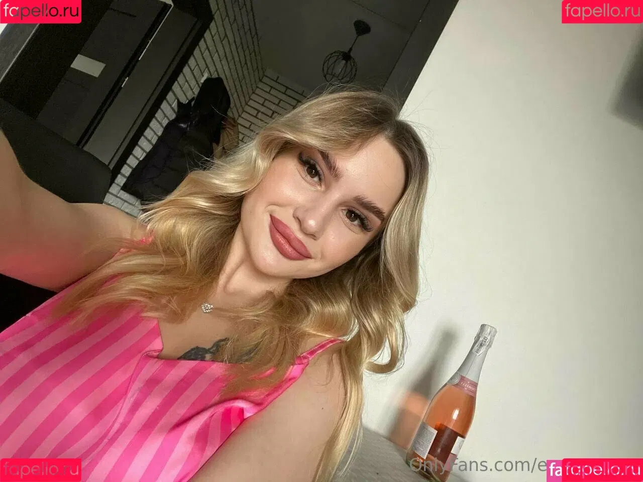 monikastray Onlyfans Photo Gallery 