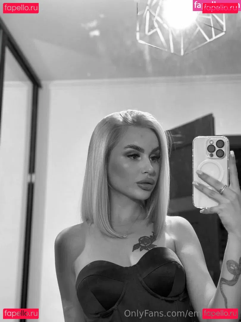 monikastray Onlyfans Photo Gallery 