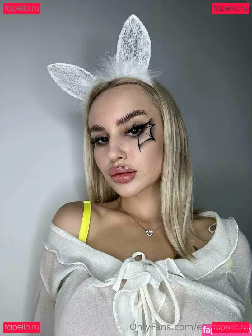 monikastray Onlyfans Photo Gallery 