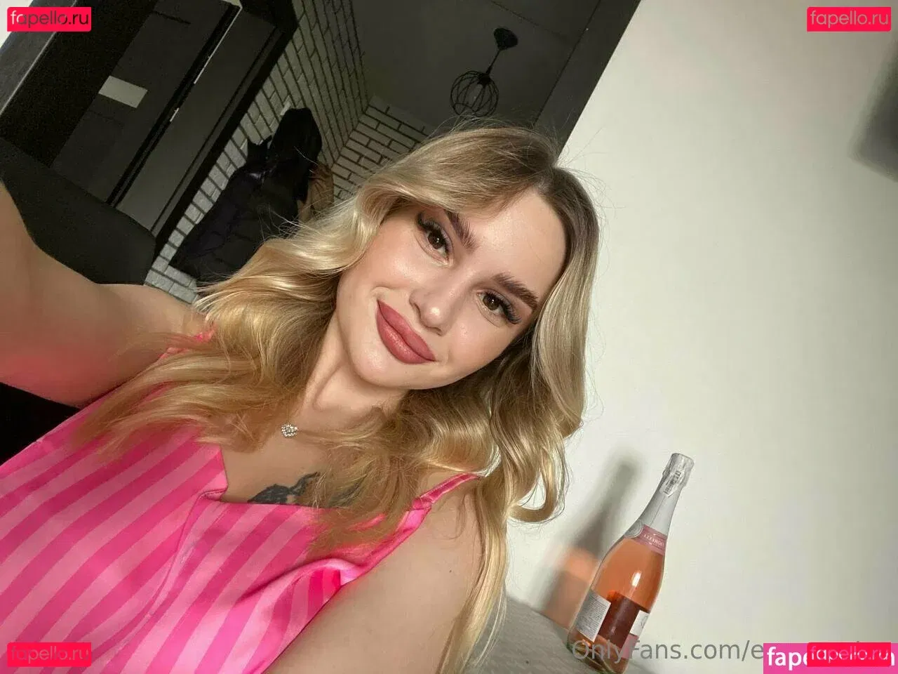 monikastray Onlyfans Photo Gallery 