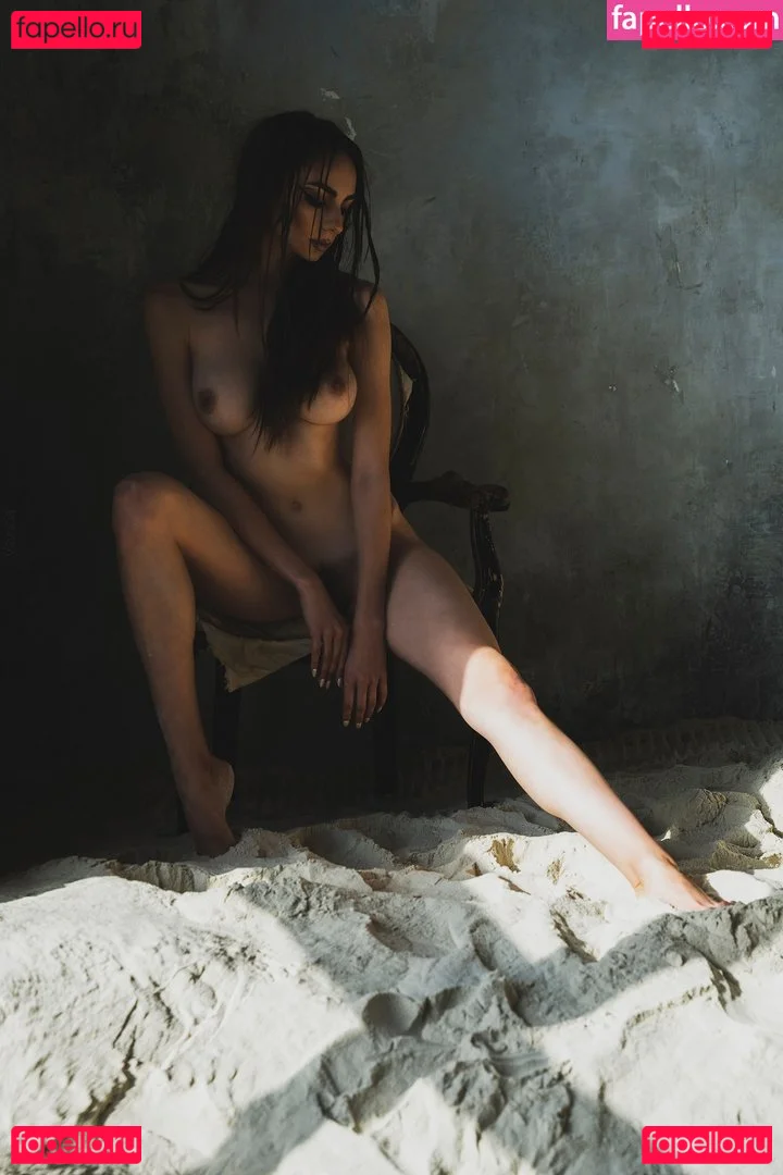 Murasaki Onlyfans Photo Gallery 