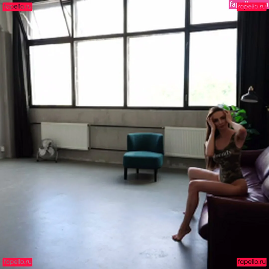 Murasaki Onlyfans Photo Gallery 