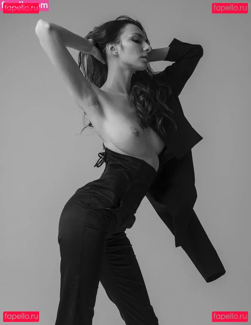 Murasaki Onlyfans Photo Gallery 