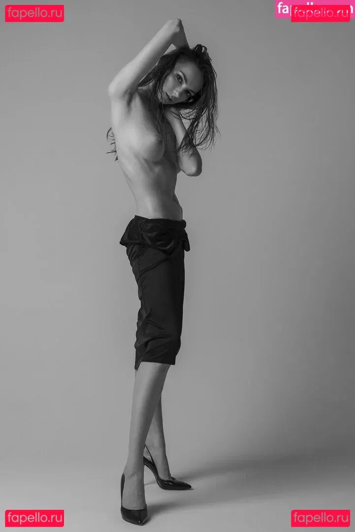 Murasaki Onlyfans Photo Gallery 