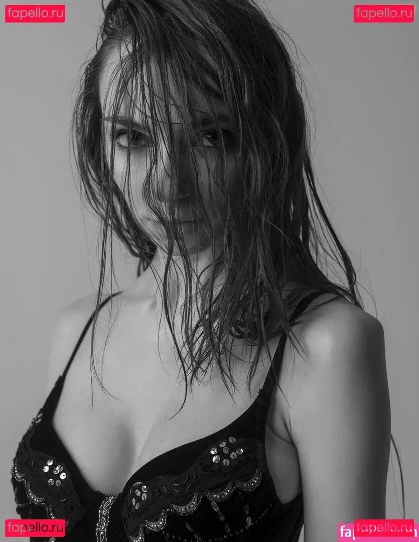 Murasaki Onlyfans Photo Gallery 