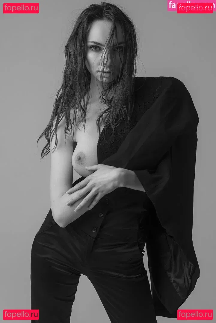 Murasaki Onlyfans Photo Gallery 