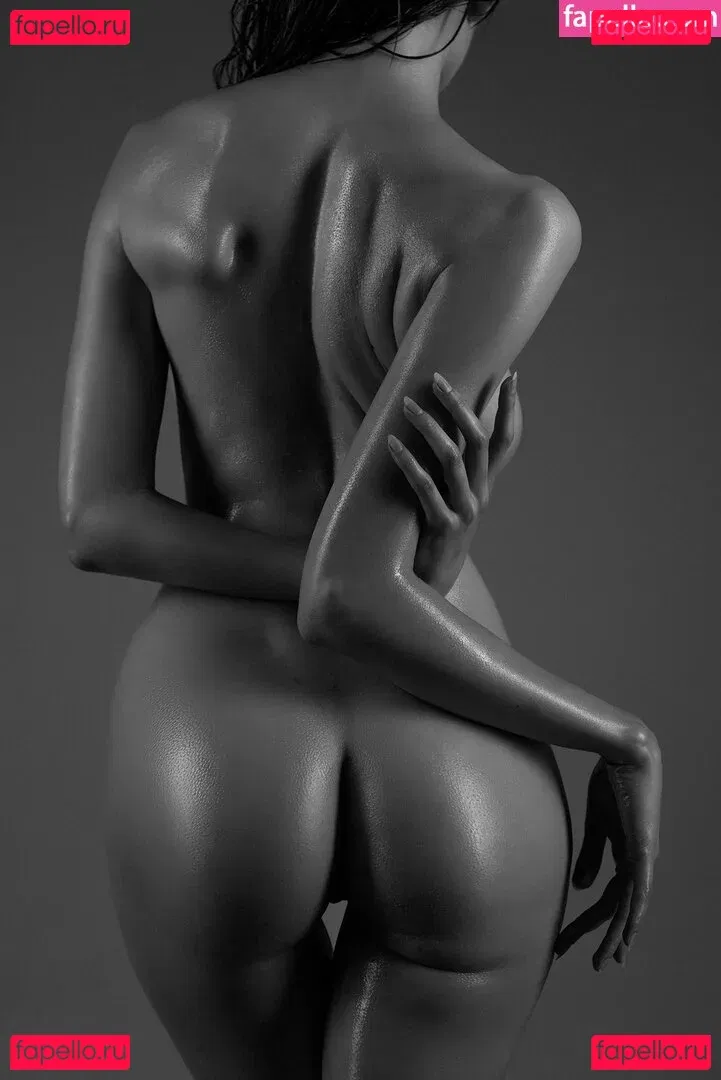 Murasaki Onlyfans Photo Gallery 