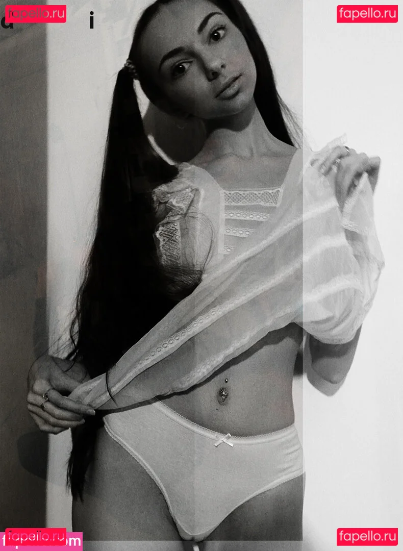 Murasaki Onlyfans Photo Gallery 