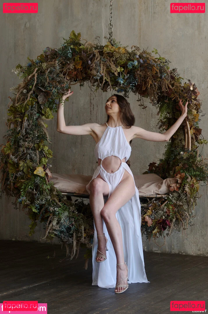 Murasaki Onlyfans Photo Gallery 