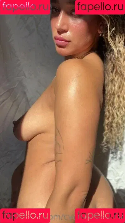 cydneythelight Onlyfans Photo Gallery 