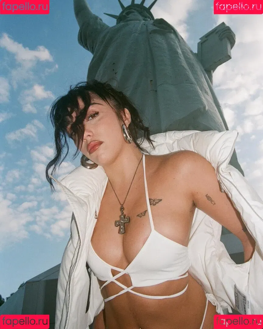 Lourdes Leon Onlyfans Photo Gallery 