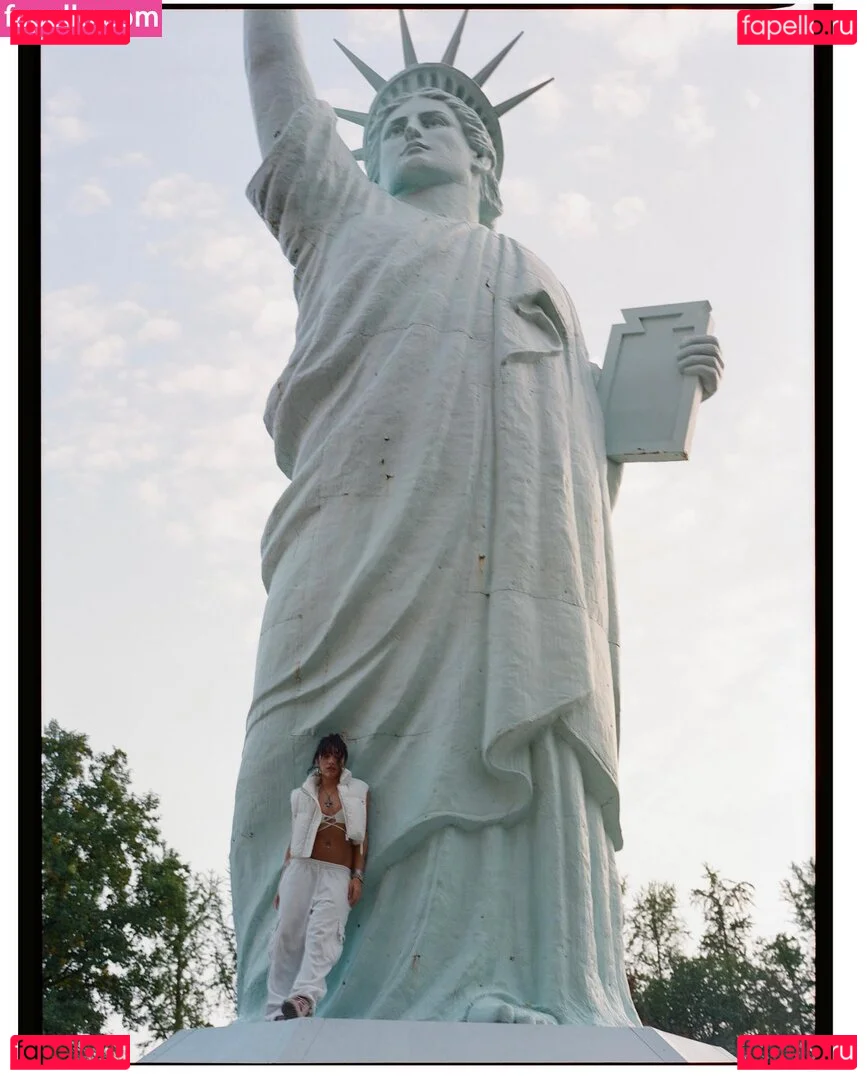 Lourdes Leon Onlyfans Photo Gallery 