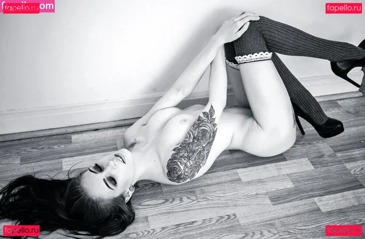 Anna De Ville Onlyfans Photo Gallery 