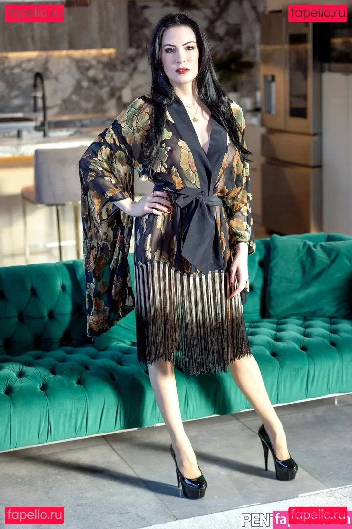 Anna De Ville Onlyfans Photo Gallery 