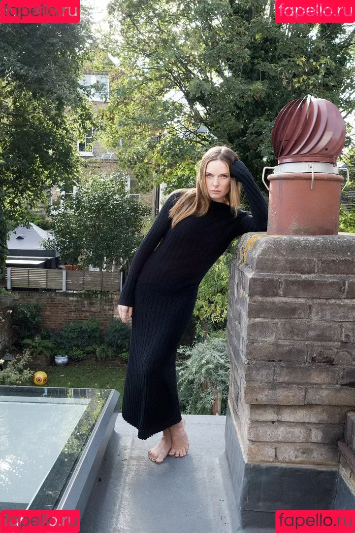 Rebecca Ferguson Onlyfans Photo Gallery 