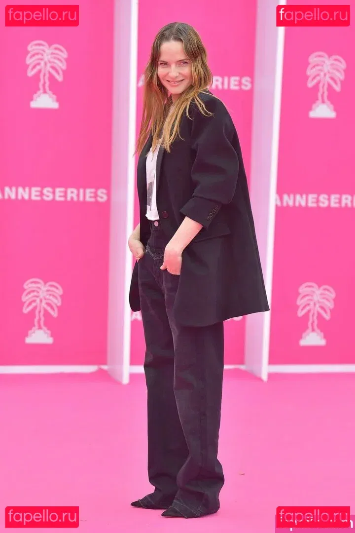 Rebecca Ferguson Onlyfans Photo Gallery 