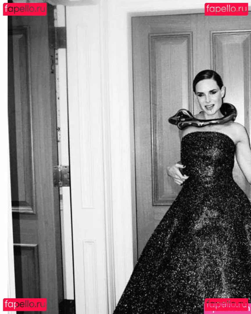 Rebecca Ferguson Onlyfans Photo Gallery 