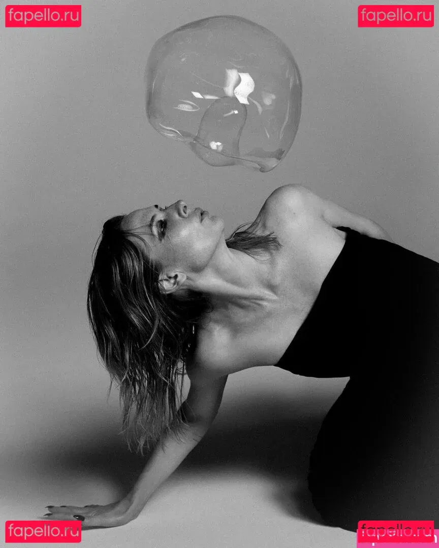 Rebecca Ferguson Onlyfans Photo Gallery 