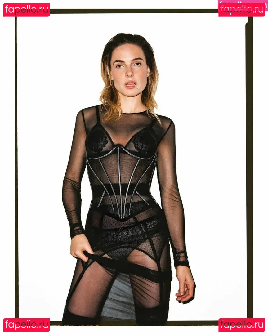 Rebecca Ferguson Onlyfans Photo Gallery 