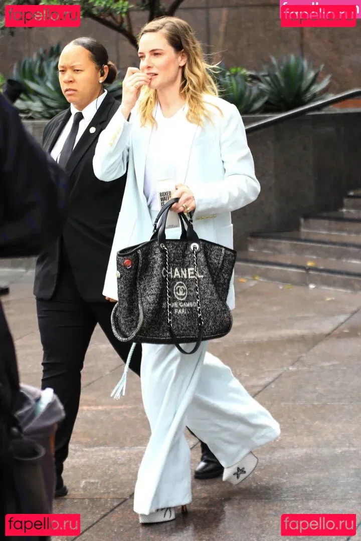 Rebecca Ferguson Onlyfans Photo Gallery 