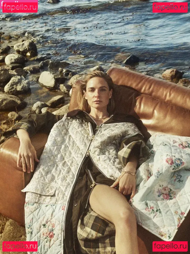 Rebecca Ferguson Onlyfans Photo Gallery 