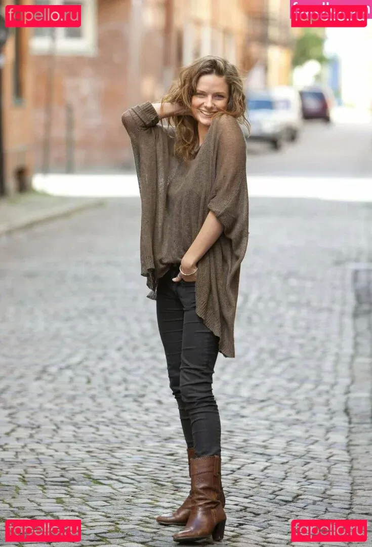 Rebecca Ferguson Onlyfans Photo Gallery 