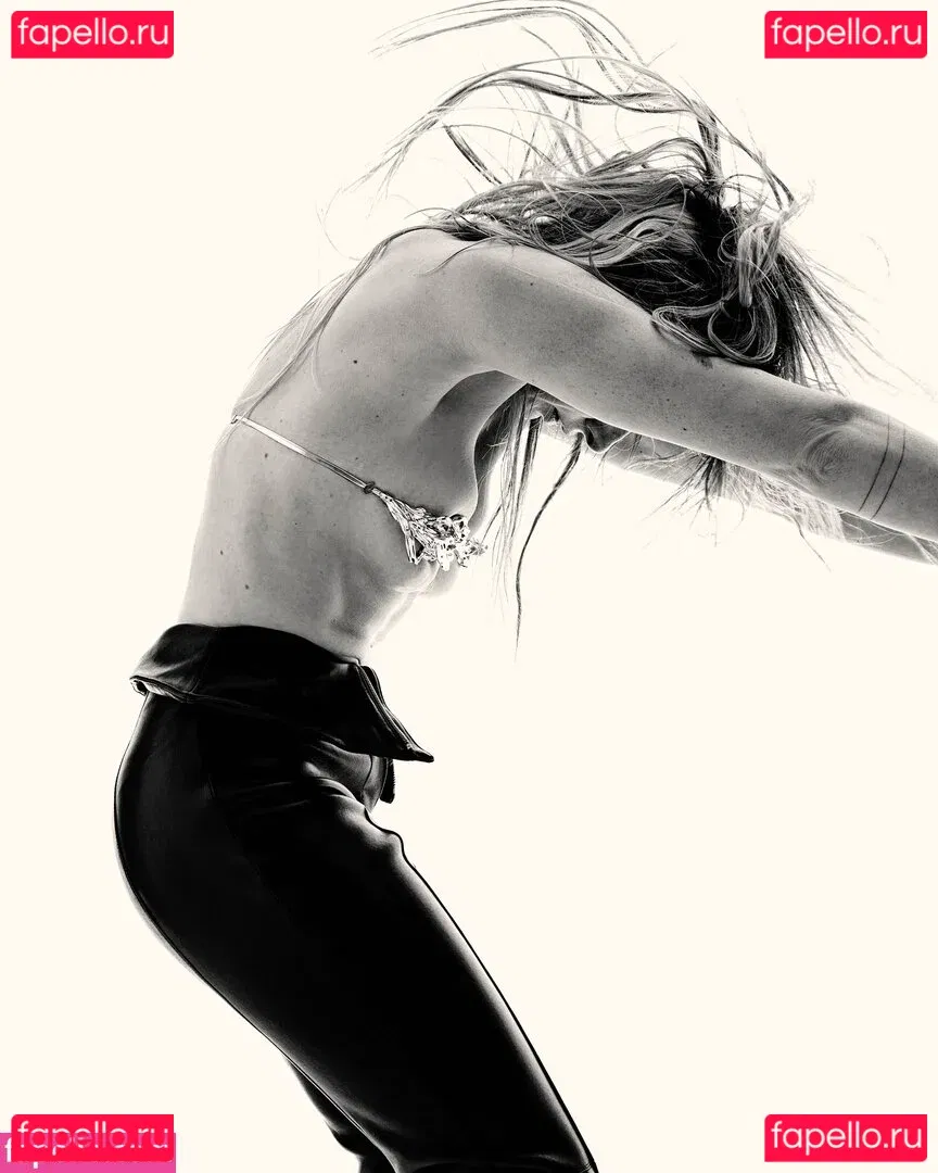 Rebecca Ferguson Onlyfans Photo Gallery 