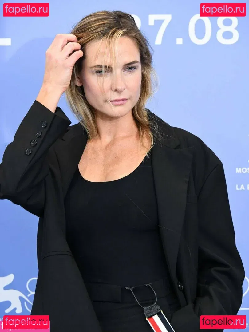 Rebecca Ferguson Onlyfans Photo Gallery 