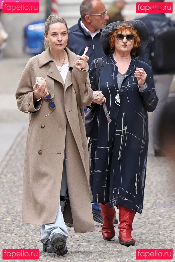 Rebecca Ferguson Onlyfans Photo Gallery 