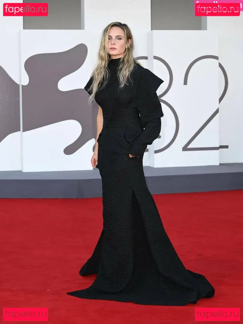 Rebecca Ferguson Onlyfans Photo Gallery 