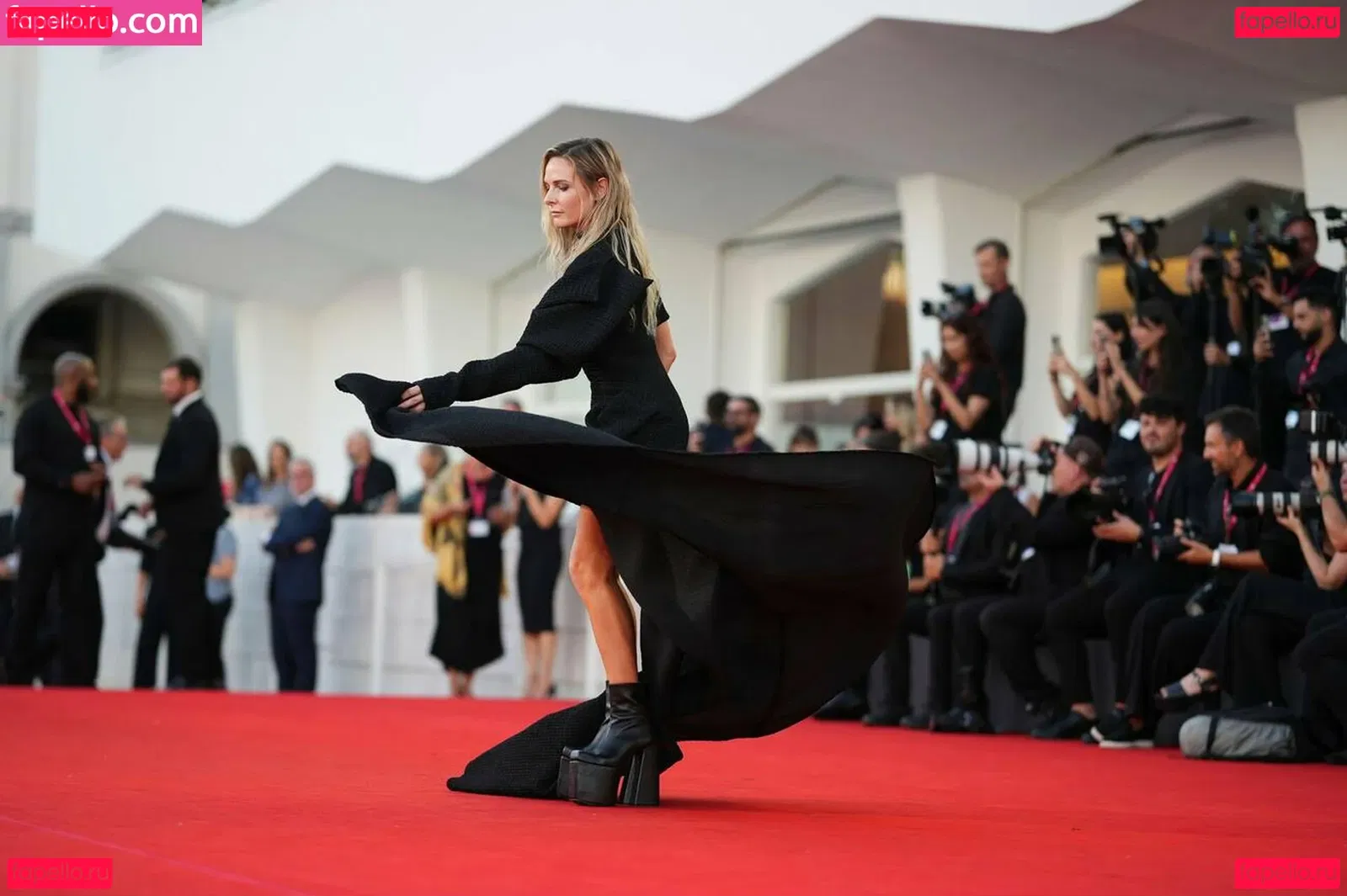 Rebecca Ferguson Onlyfans Photo Gallery 