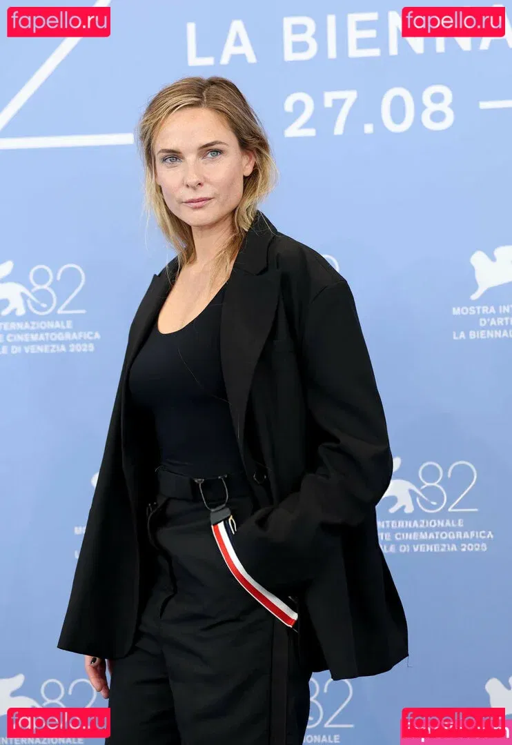 Rebecca Ferguson Onlyfans Photo Gallery 