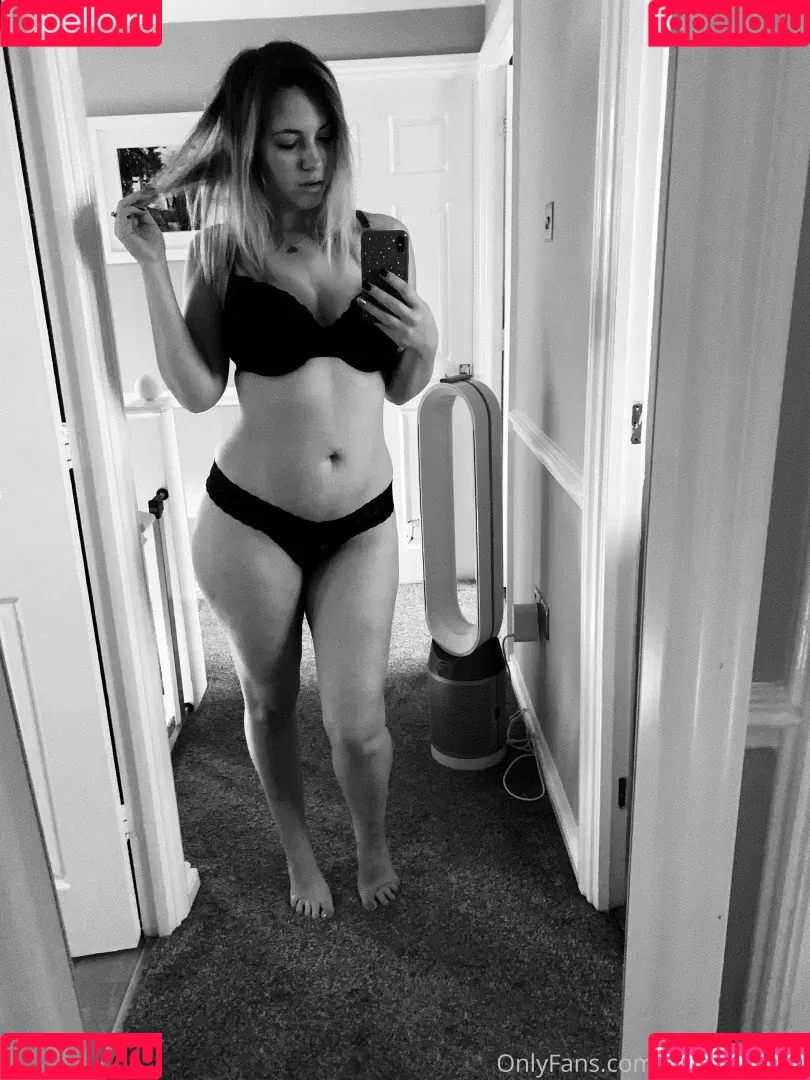 Sophia Knight Onlyfans Photo Gallery 