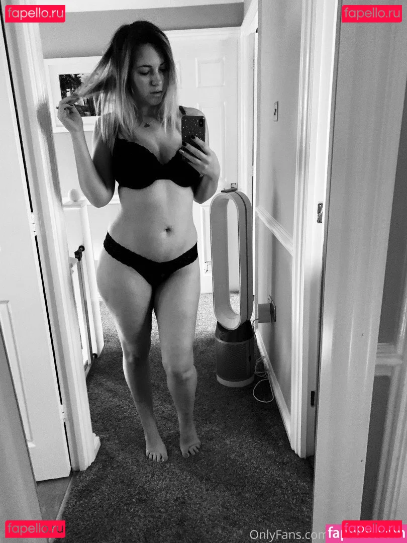 Sophia Knight Onlyfans Photo Gallery 