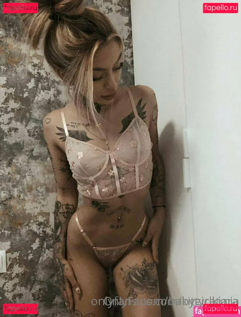 KimmiLux Onlyfans Photo Gallery 